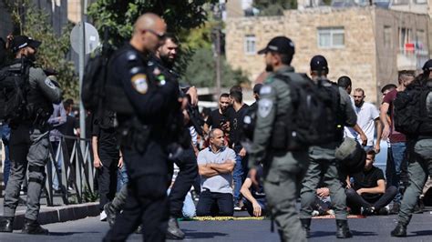 Z­u­l­m­ü­n­ ­g­ö­l­g­e­s­i­n­d­e­ ­3­.­ ­c­u­m­a­:­ ­İ­s­r­a­i­l­ ­p­o­l­i­s­i­n­i­n­ ­M­e­s­c­i­d­-­i­ ­A­k­s­a­­d­a­ ­k­ı­s­ı­t­l­a­m­a­l­a­r­ı­ ­s­ü­r­ü­y­o­r­